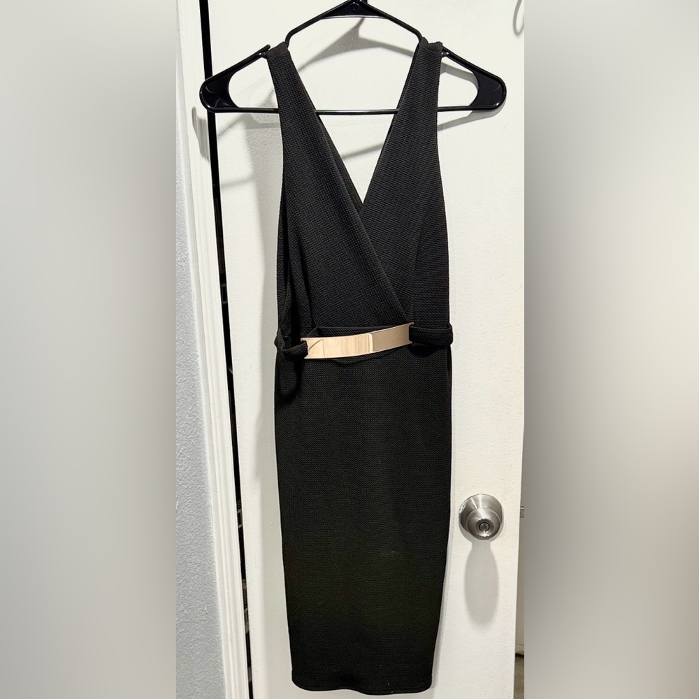 Elegant Black Sleeveless Dress